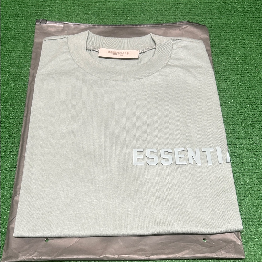 Essentials sycamore tee size XS